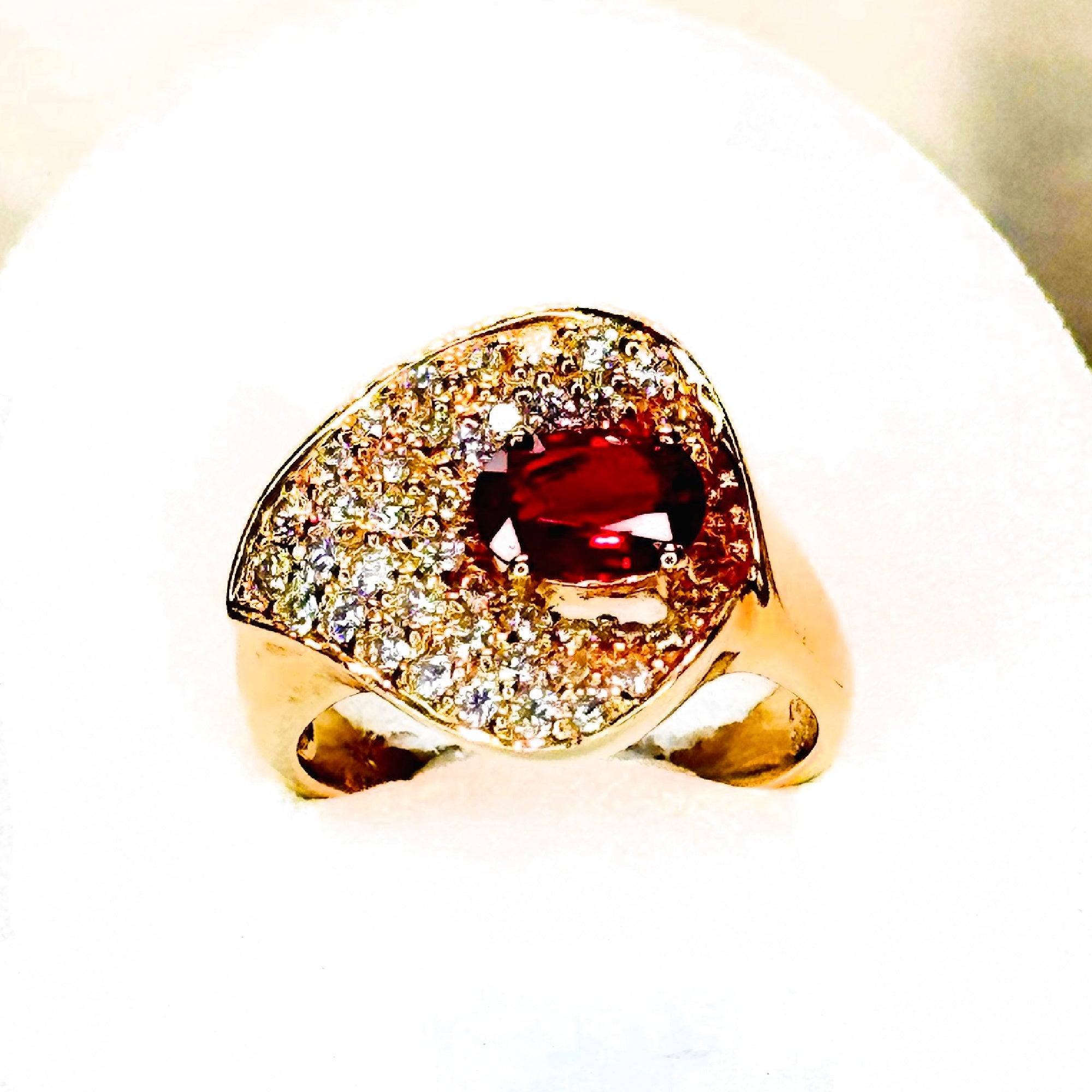 18K Yellow Gold Diamond and Ruby Ring