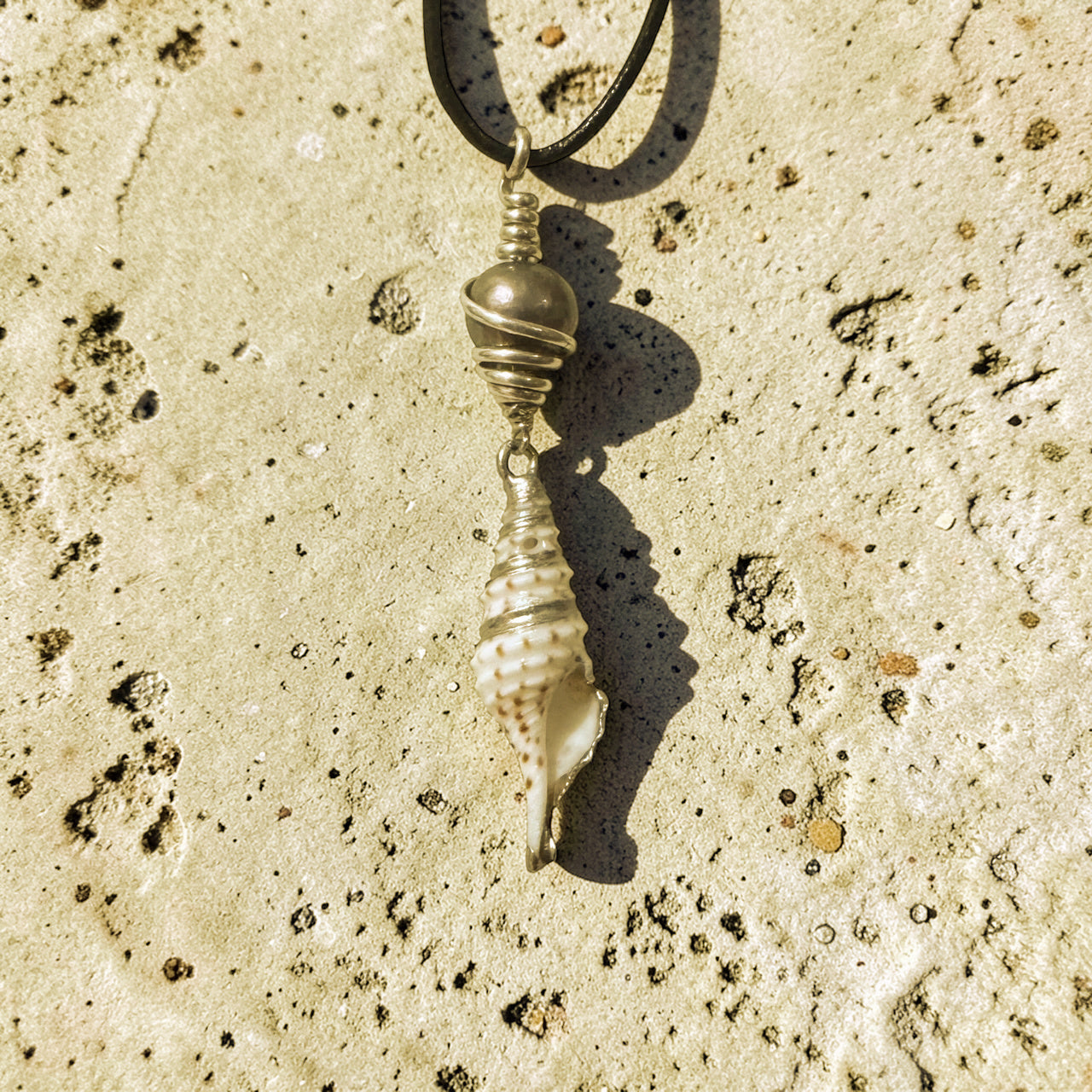 Sea Shell Pearl Pendant